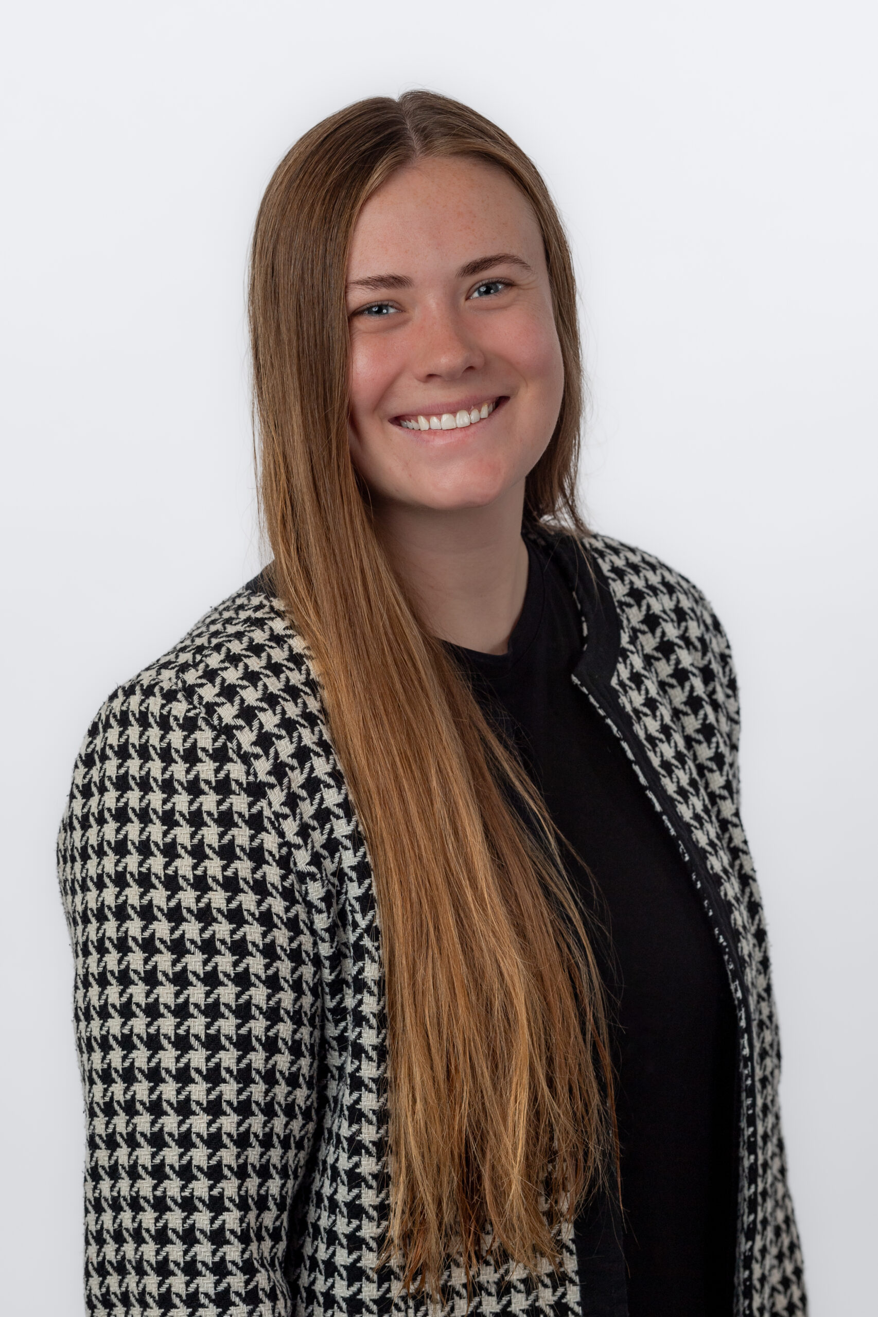 Annika Kjar : Funeral Assistant