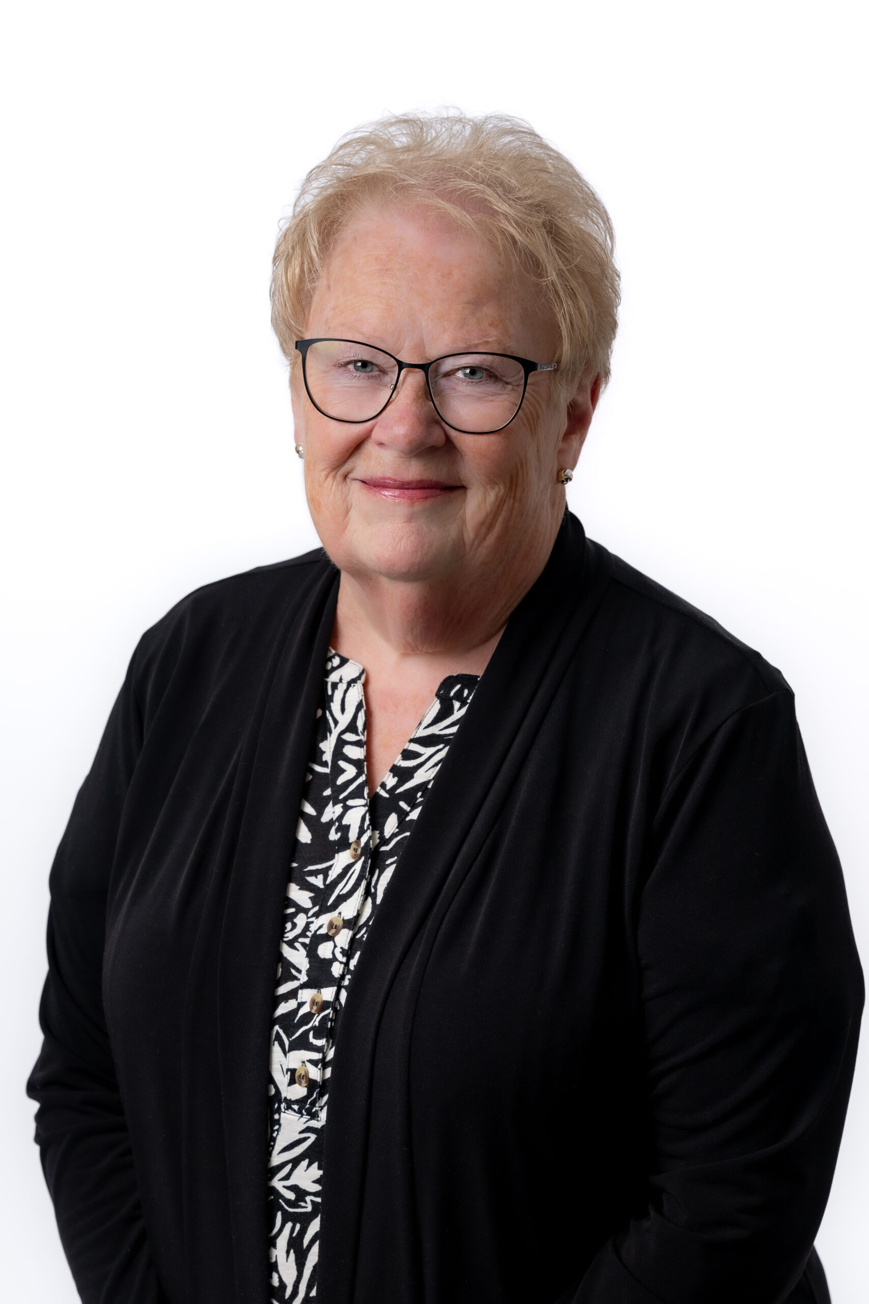 Phyllis Knutson : 